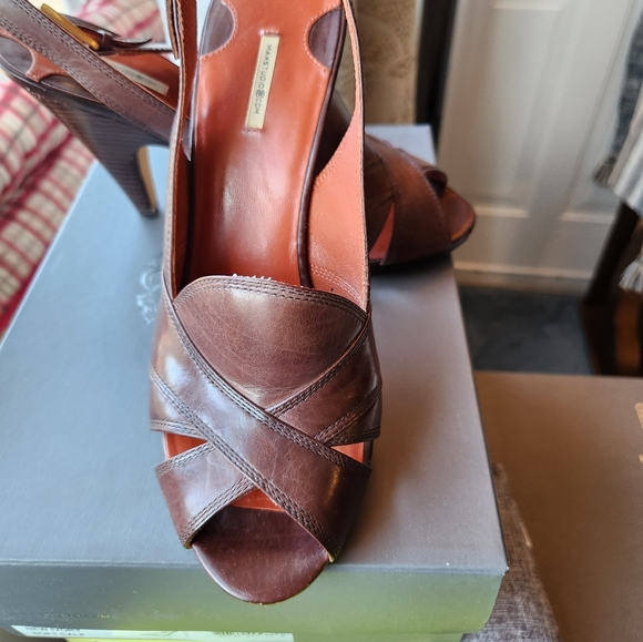 Max Studio Women's open toe slingback all leather shoes, Size 7M - Picture 1 of 8
